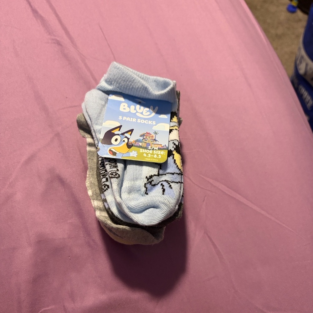 Bluey toddler Ankle Socks - Blue and Gray. Size s/m 4.5-8.5.